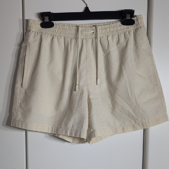 Zara Cream Textured Shorts - Picture 1 of 10